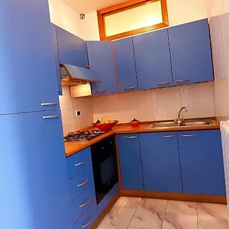 Zaras House 4*